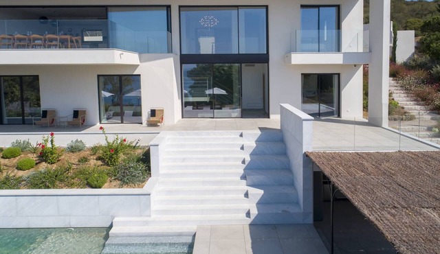Villa ALBA- 4 bedrooms, heated swimming pool, beach on foot, sea view