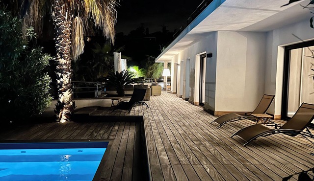 Villa-apartment with private terrace and pool