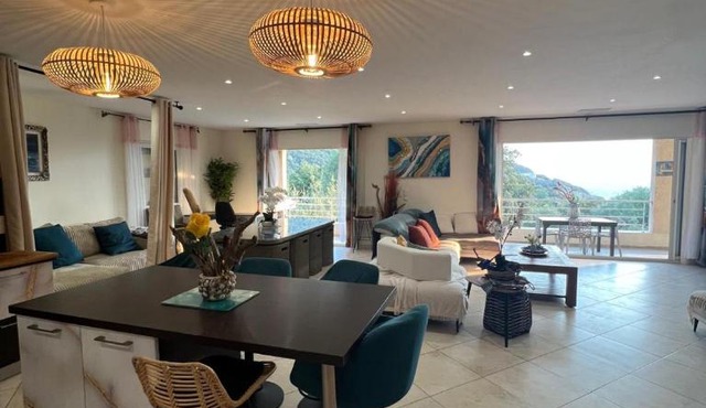 Villa avec vues exceptionnelles à 2 minutes de la plage