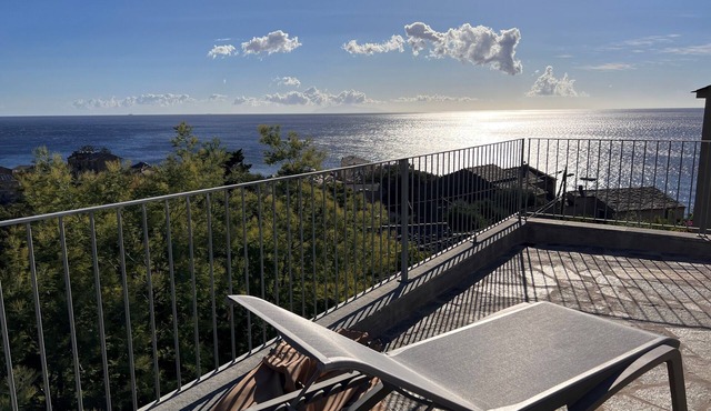 Villa bellevue, new, 6 pax, pisc. Private heated pool, 180° sea view