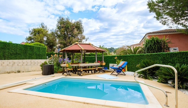 Villa 'Gnoki' with Private Pool, Wi-Fi, and Air Conditioning