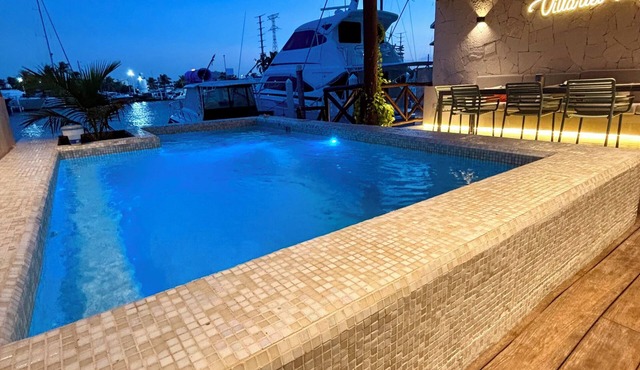 Villa in the Yacht Club with heated swimming pool