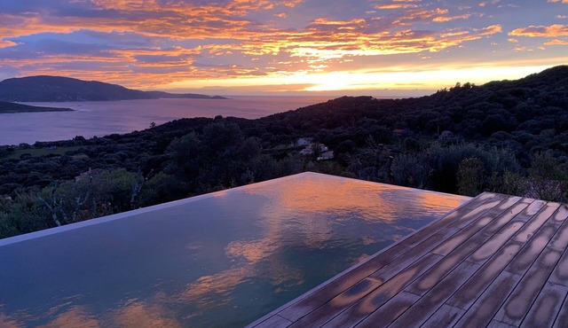 Villa Lourada architect house, swimming pool, spa 1.5 km from beautiful beaches