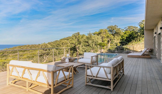 Villa Margaux, sea view, private & heated pool. Favone beach 5 minutes' walk