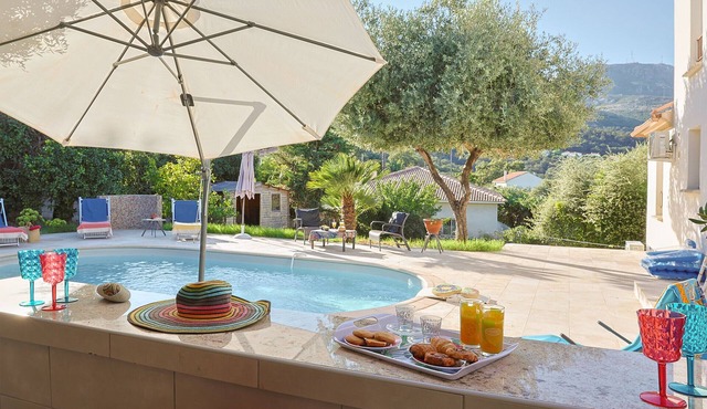 Villa San Pedrone, with heated pool and summer kitchen