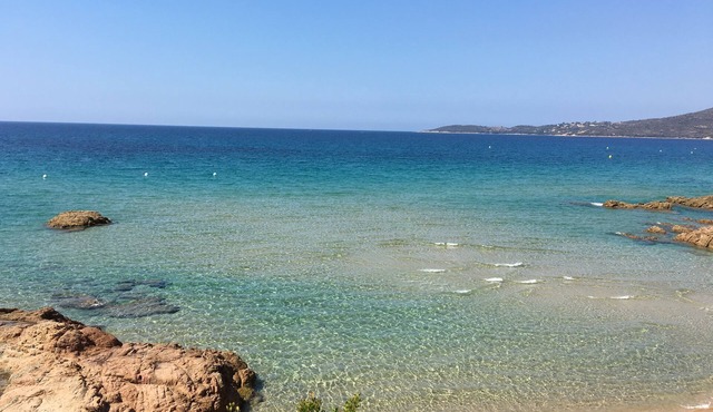 Villa with a large garden, 300 m from the beach