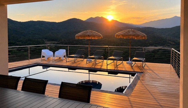 VILLA WITH PANORAMIC MOUNTAIN VIEWS AND HEATED POOL - 5 MINUTES FROM THE BEACH