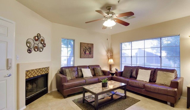 Walkable Scottsdale Gem w/Pool Access