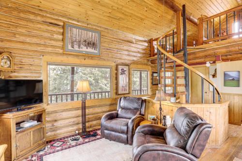 Wild Adventures in Eureka! Amish-Crafted Cabin