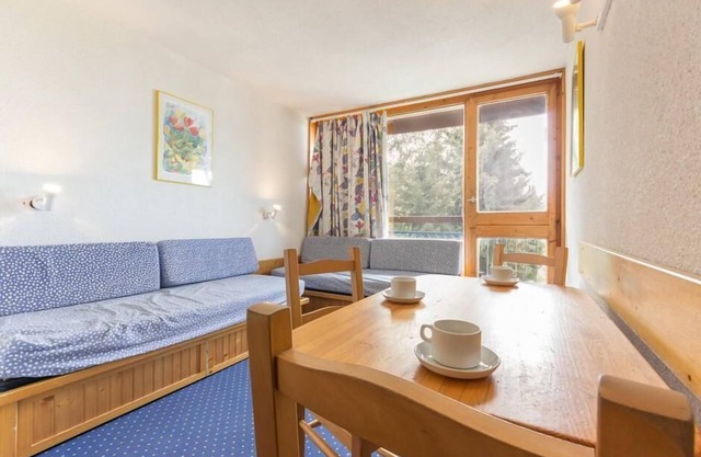 50m from resort center, 4th floor, balcony, tv, 24m², Les Arcs