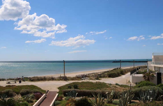 Air-conditioned studio for 2, Cap d'Agde, parking, terrace with sea view