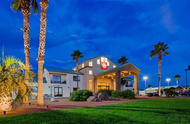 BEST WESTERN Plus Kings Inn & Suites