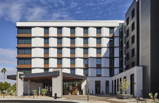 Senna House Scottsdale, A Curio Collection by Hilton