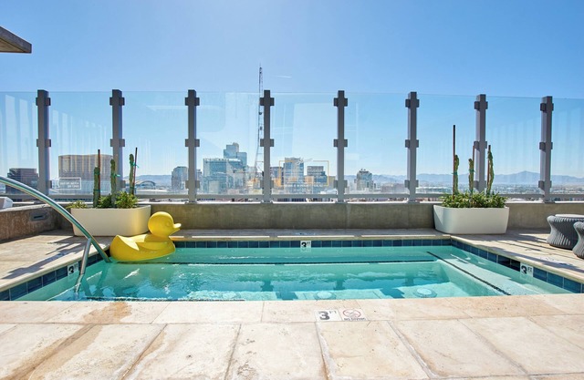 Sonder at McKinley | Two-Bedroom Apartment w/Balcony