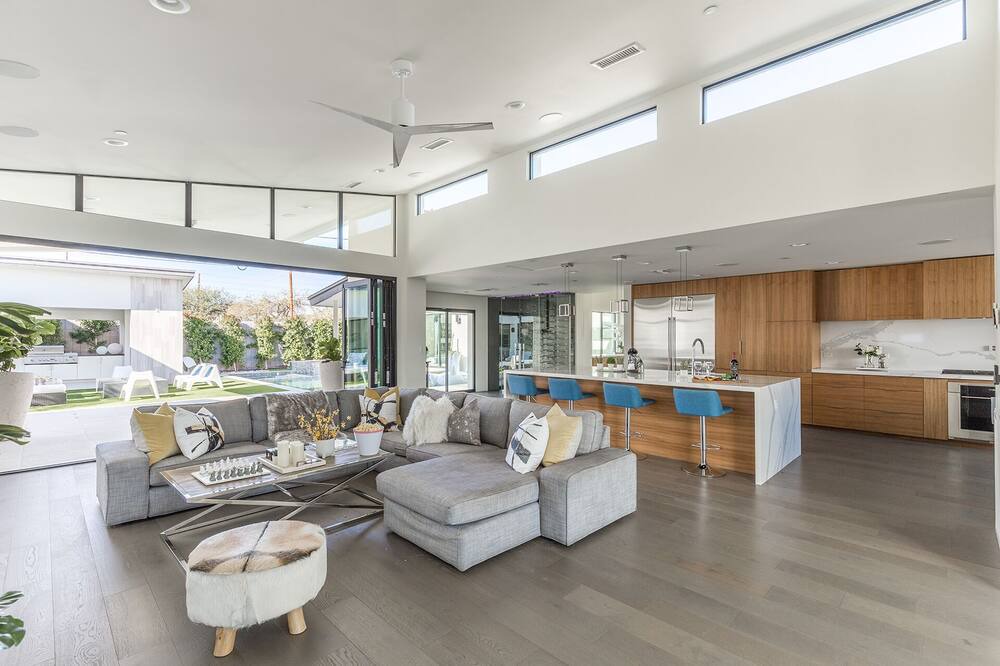 South Scottsdale House | L.A. MEETS SCOTTSDALE! - SEXY AND SLEEK ESCAPE!