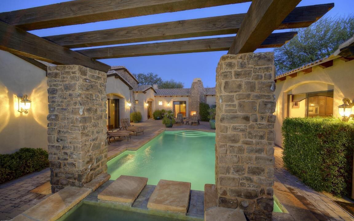 Gold Canyon Villa | Spanish style Golf Course Villa - Outdoor pools & living space