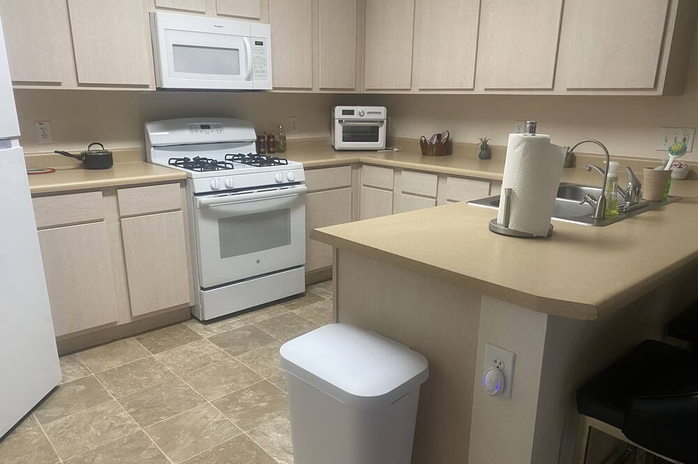 Valle Verde House | Stunning Mountain View All Ages Green Valley Townhome - 2 Bedrooms and 2 Baths!