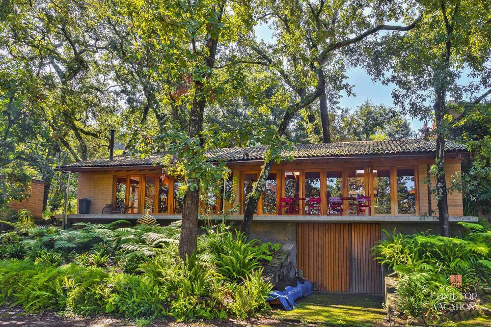 Valle de Bravo House | Unique Home, 20-acre Ranch, Private Lake, Outdoor BBQ, Pizza Oven & Dining Table