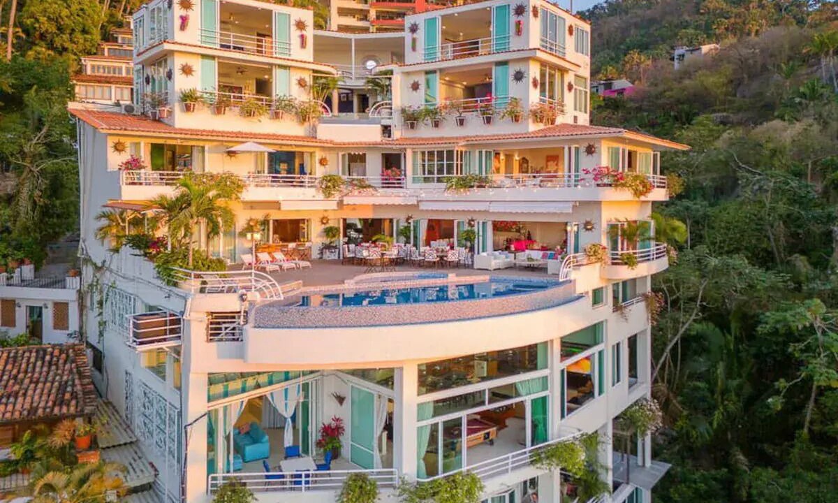 Alta Vista House | Casa Yvonneka 5-Star Luxury Villa