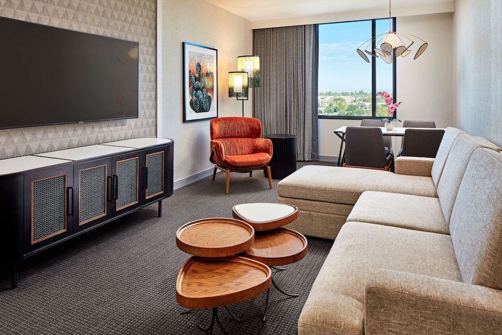 Photo of Livingroom in Entertainment District