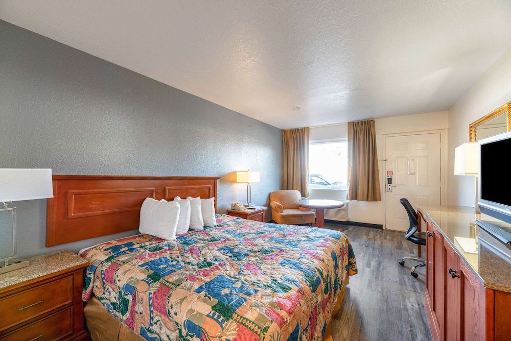 Photo of Bedroom in Westown Commercial Center