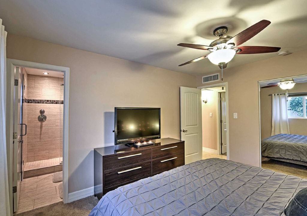 Photo of Bedroom in Scottsdale Estates Five