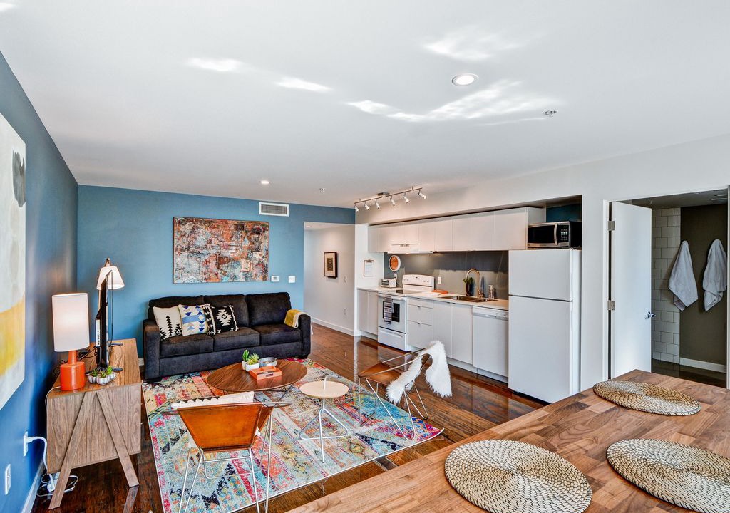 Photo of Livingroom in Evans Churchill