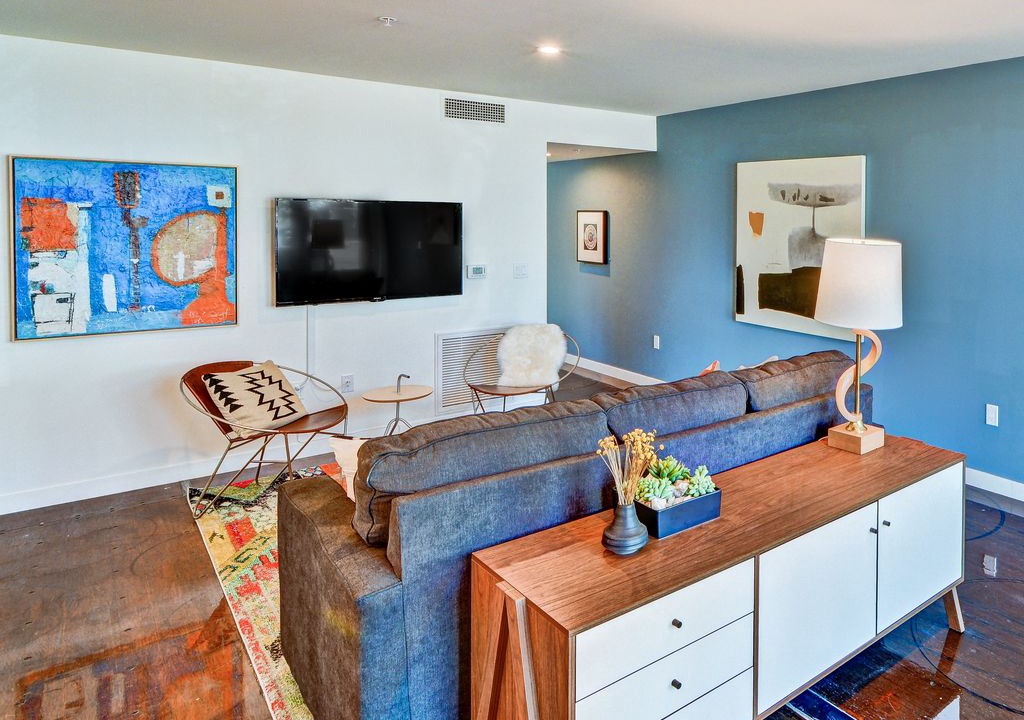 Photo of Livingroom in Evans Churchill