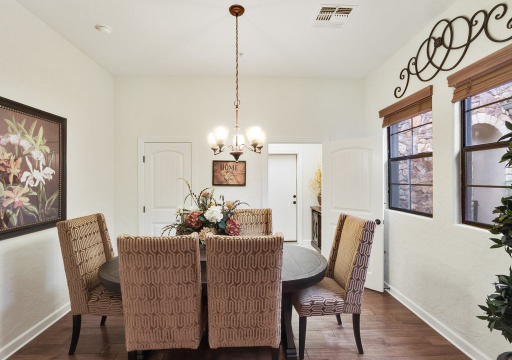 Photo of Livingroom in Talon Retreat