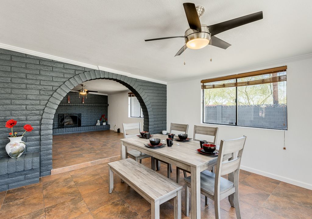 Photo of Livingroom in Scottsdale Estates Five