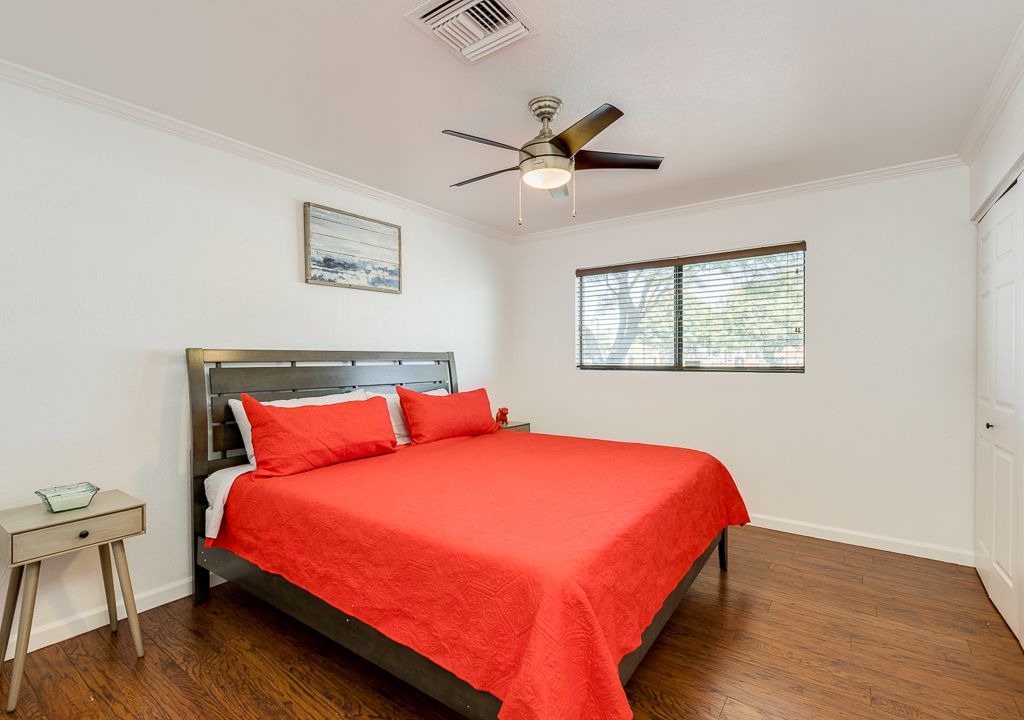 Photo of Bedroom in Scottsdale Estates Five