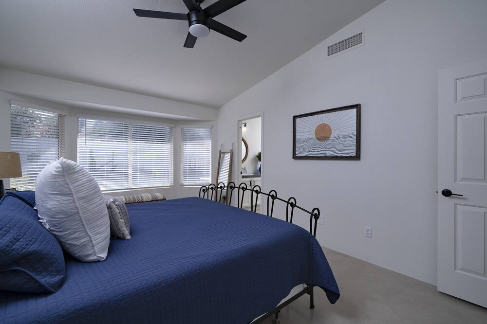 Photo of Bedroom in Cortaro