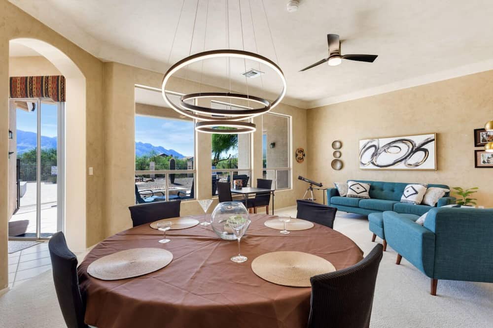 Photo of Livingroom in Oro Valley