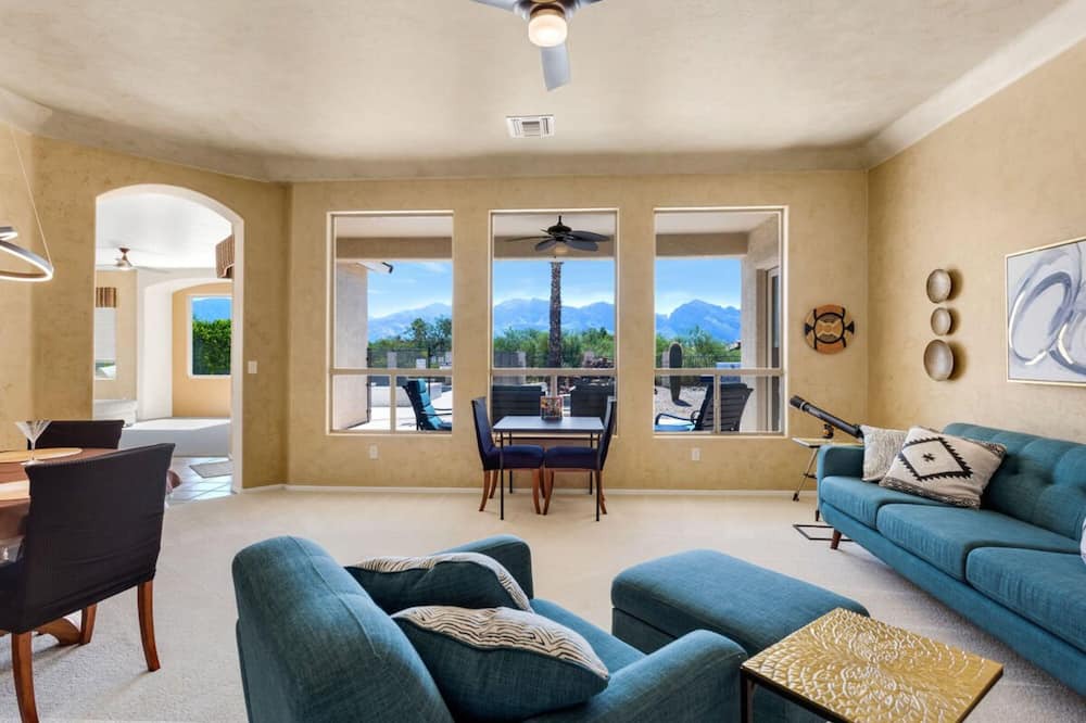 Photo of Livingroom in Oro Valley
