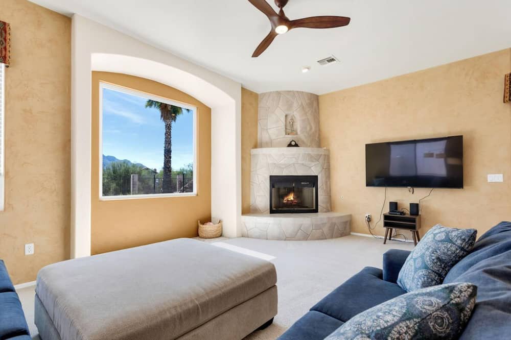 Photo of Livingroom in Oro Valley