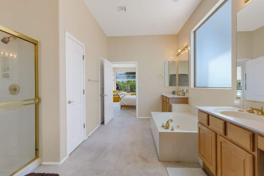 Photo of Bathroom in Oro Valley