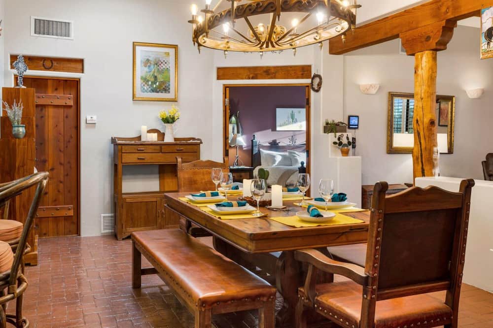 Photo of Livingroom in Continental Reserve
