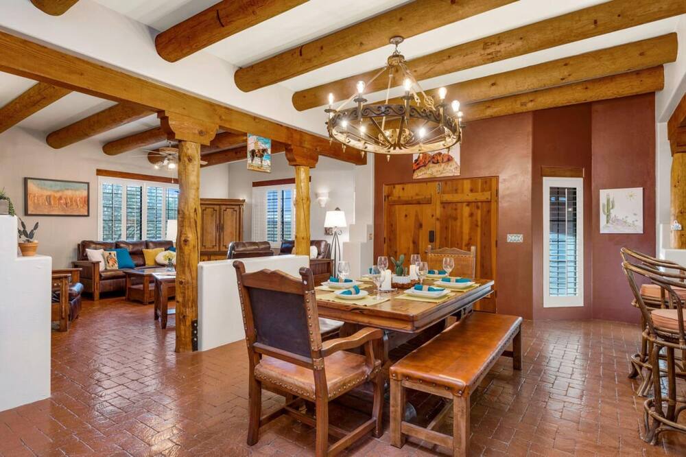Photo of Livingroom in Continental Reserve