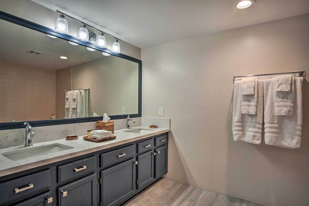 Photo of Bathroom in Starr Pass