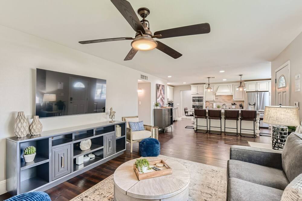 Photo of Others in Pointe Scottsdale