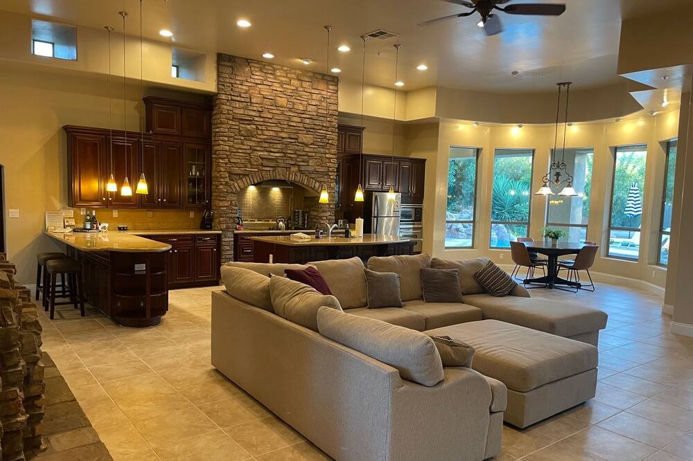 Photo of Livingroom in La Paz At Desert Springs