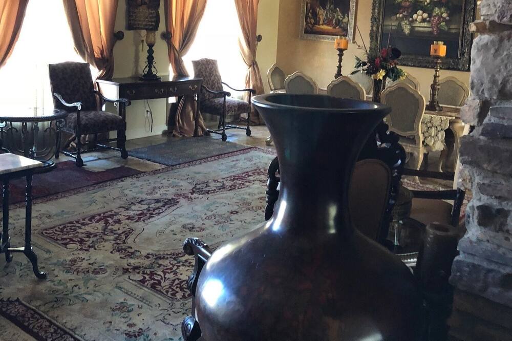 Photo of Livingroom in La Paz At Desert Springs