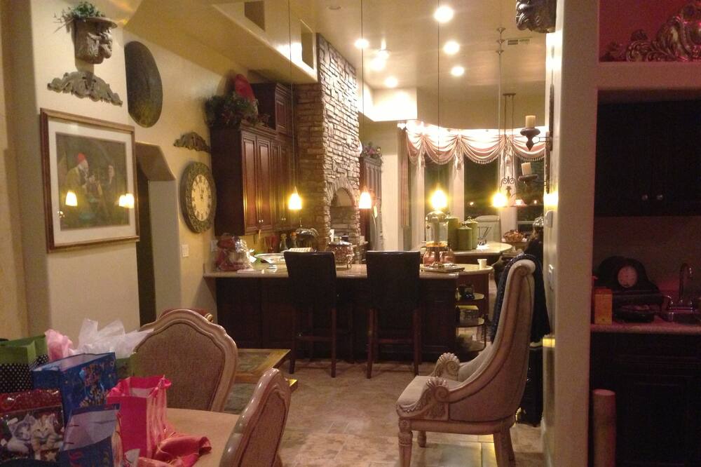 Photo of Livingroom in La Paz At Desert Springs