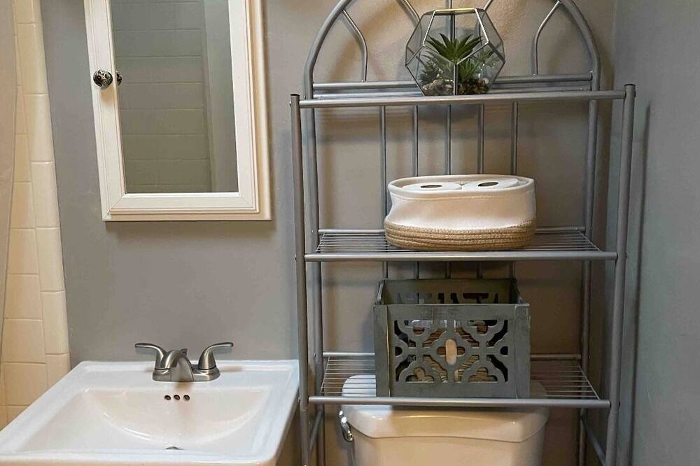 Photo of Bathroom in Campus Farm