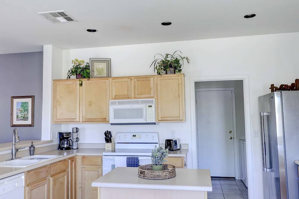 Photo of Kitchen in Surprise Farms