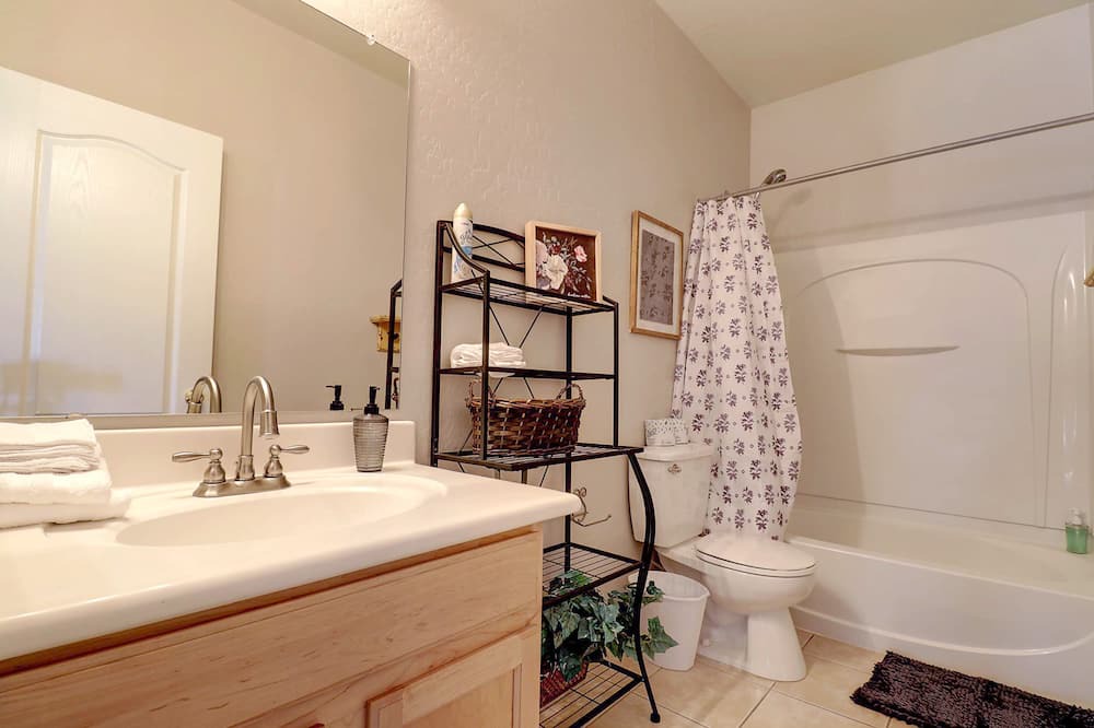 Photo of Bathroom in Surprise Farms