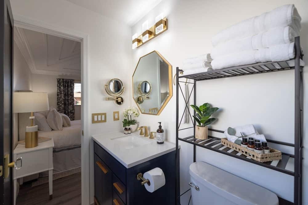 Photo of Bathroom in Scottsdale Estates Nine