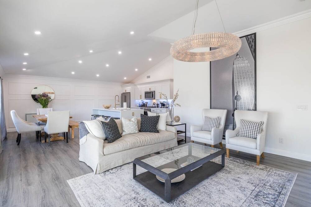 Photo of Livingroom in Scottsdale Estates Nine