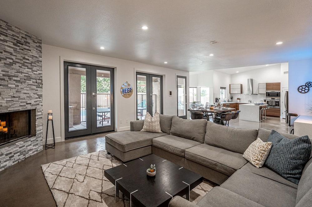 Photo of Livingroom in Desert Paradise Estates