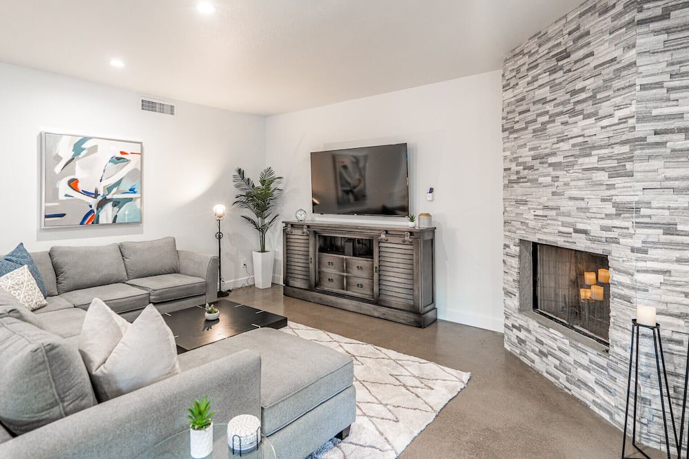 Photo of Livingroom in Desert Paradise Estates